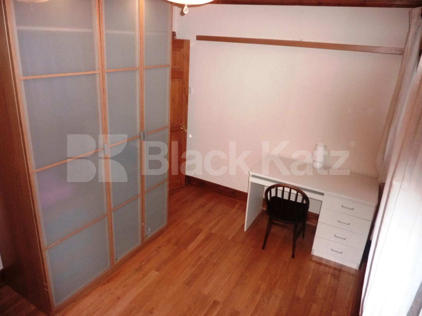 			NEW INSTRUCTION BY CANAL!, 2 Bedroom, 1 bath, 1 reception Flat			 Delamare Terrace, WARWICK AVENUE